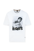 חולצת טי לבנה עם פרינט מוחמד עלי BOSS