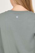 תמונת תקריב דוגמן של Cotton-Modal Dolman T-Shirt