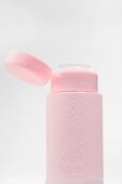 תמונת תקריב של Makeup Remover &ndash; 1st