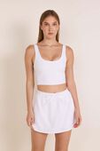 תמונת דוגמן קידמית של Textured Mesh Tennis Tank Top
