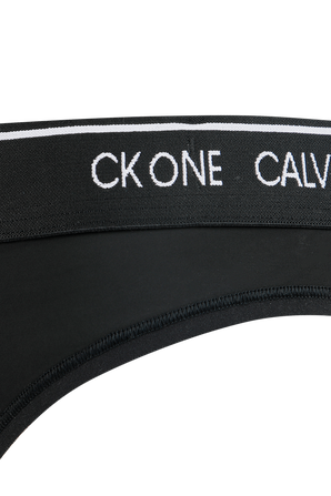 תחתוני חוטיני סיקיי 1 שחורים CALVIN KLEIN