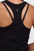 תמונת תקריב דוגמן של Swiftly Tech Scoopneck Tank 2.0 *Race