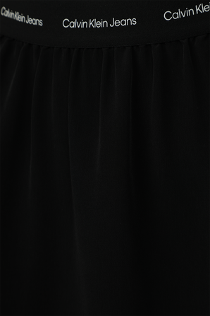חצאית מיני שחורה עם חגורת לוגוטייפ CALVIN KLEIN