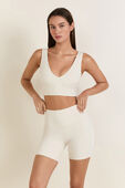 תמונת דוגמן קידמית של Align V Neck Bra C/D