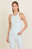 תמונת דוגמן קידמית של Align™ Waist-Length Racerback Tank Top