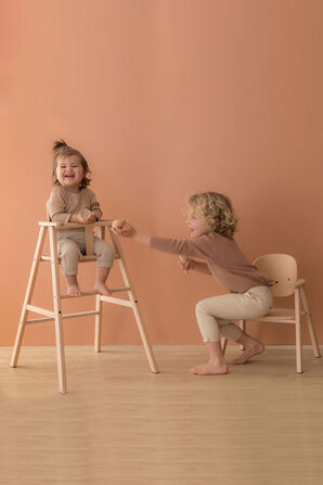 כיסא מתכוונן לתינוק בעל שלושה שלבים מעץ אלון מלא NOBODINOZ