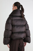תמונת דוגמן אחורית של Down-Filled Puffer Jacket