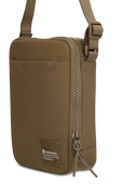 תמונת תקריב של Easy Access Crossbody