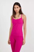 תמונת דוגמן קידמית של Flow Y Tank Top Light Support, B/C Cup