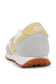 נעלי ספורט די-ברייק בגווני לבן אפור וצהוב NIKE