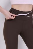 תמונת תקריב דוגמן של Nulu Twist-Front High-Rise Tight 25''