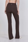 תמונת דוגמן אחורית של Groove Nulu High-Rise Flared Pant Regular