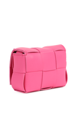 תמונה אחורית של תיק מיני קסטה בצבע ורוד