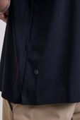 תמונת תקריב דוגמן של ShowZero&trade; Classic-Fit Polo Shirt