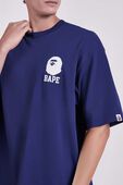 תמונת תקריב דוגמן של חולצת טי בגזרה משוחררת
