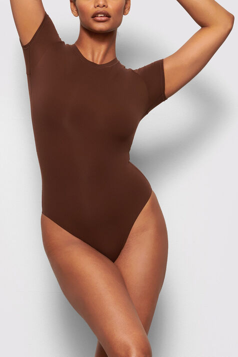 FITS EVERYBODY T-SHIRT BODYSUIT SKIMS