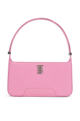 תמונה קידמית של תיק כתף עם אלמנט כסוף בצבע ורוד