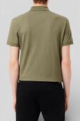 תמונת דוגמן אחורית של חולצת פולו קצרה