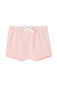 תמונה קידמית של גילאי 18-24 חודשים מכנסיים קצרים בוורוד עם אמרות צמודות