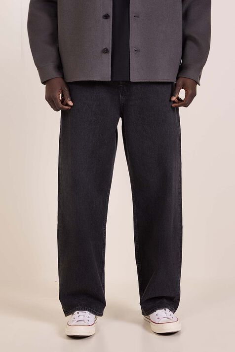 מכנסי ג'ינס בגזרת באגי