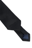 עניבה קלאסית בשחור