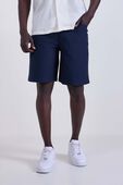 תמונת דוגמן קידמית של EasyFive Relaxed-Fit Short 9''