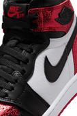 תמונת פנים של נעלי סניקרס אייר ג'ורדן 1 רטרו