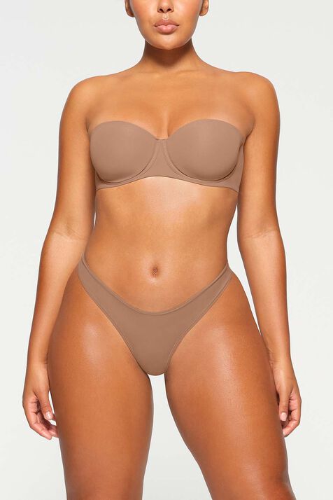 STRAPLESS BRA SKIMS