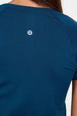 תמונת תקריב דוגמן של Swiftly Tech Short Sleeve Shirt 2.0 Race