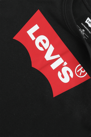 גילאי 4-7 חולצת טי שחורה עם לוגו אדום בחזית LEVI`S KIDS