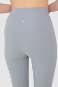 תמונת תקריב דוגמן של Align&trade; Ribbed High-Rise 28