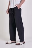 תמונת דוגמן קידמית של Balancer Woven Relaxed-Fit Pant Regular