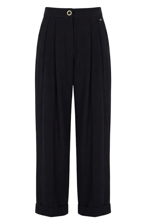 מכנסיים מחוייטים