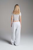 תמונת דוגמן אחורית של CLASSIC STRAIGHT LEG PANT
