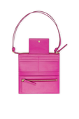תמונת תקריב של Le Pichoto Shoulder Bag in Pink