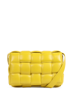 תיק קסטה מרופד בצבע צהוב מבריק BOTTEGA VENETA