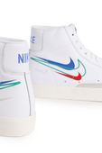 נעלי סניקרס בלייזר גבוהות בגוון לבן NIKE
