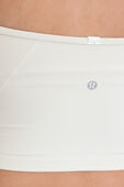 תמונת תקריב דוגמן של Align&trade; Halter Tank Top