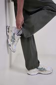 תמונת תקריב דוגמן של Unshaken Relaxed Pull-On