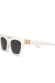 תמונת תקריב של Dynasty Monogram Logo Sunglasses in White