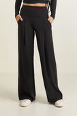 תמונת דוגמן קידמית של Align Palazzo Pant *Reg