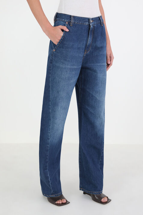 מכנסי ג'ינס בגזרת בלון נמוכה