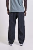 תמונת דוגמן אחורית של UV-Protective Hiking Pant