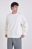 תמונת דוגמן קידמית של Grand Standard Long-Sleeve Crew