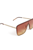 תמונת תקריב של Shield Sunglasses in Gold