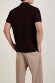 תמונת דוגמן אחורית של חולצת פולו בגזרת סלים