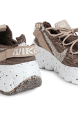 נעלי ספורט ספייס היפי בגוון חום NIKE