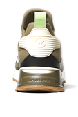 תמונת תקריב של נעלי ספורט תיאו בגווני ירוק זית ולבן