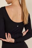תמונת תקריב דוגמן של Ribbed Scoop-Back Yoga Long Sleeve
