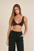 תמונת דוגמן קידמית של Nulu Triangle Bralette